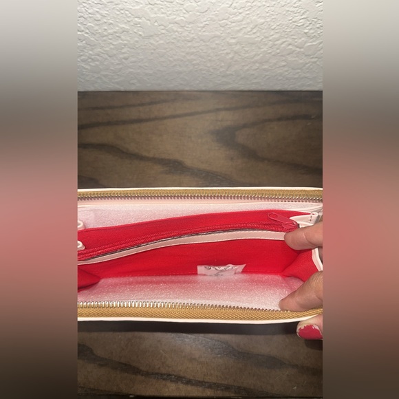 Dooney & Bourke Blush Pink Leather Zip Around Wristlet Wallet NWT - Picture 4 of 5